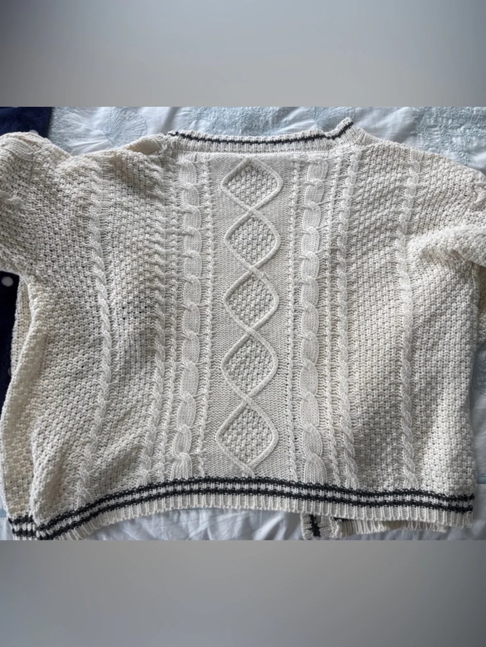 Taylor Swift Folklore Cardigan Size M/L - Picture 3 of 4